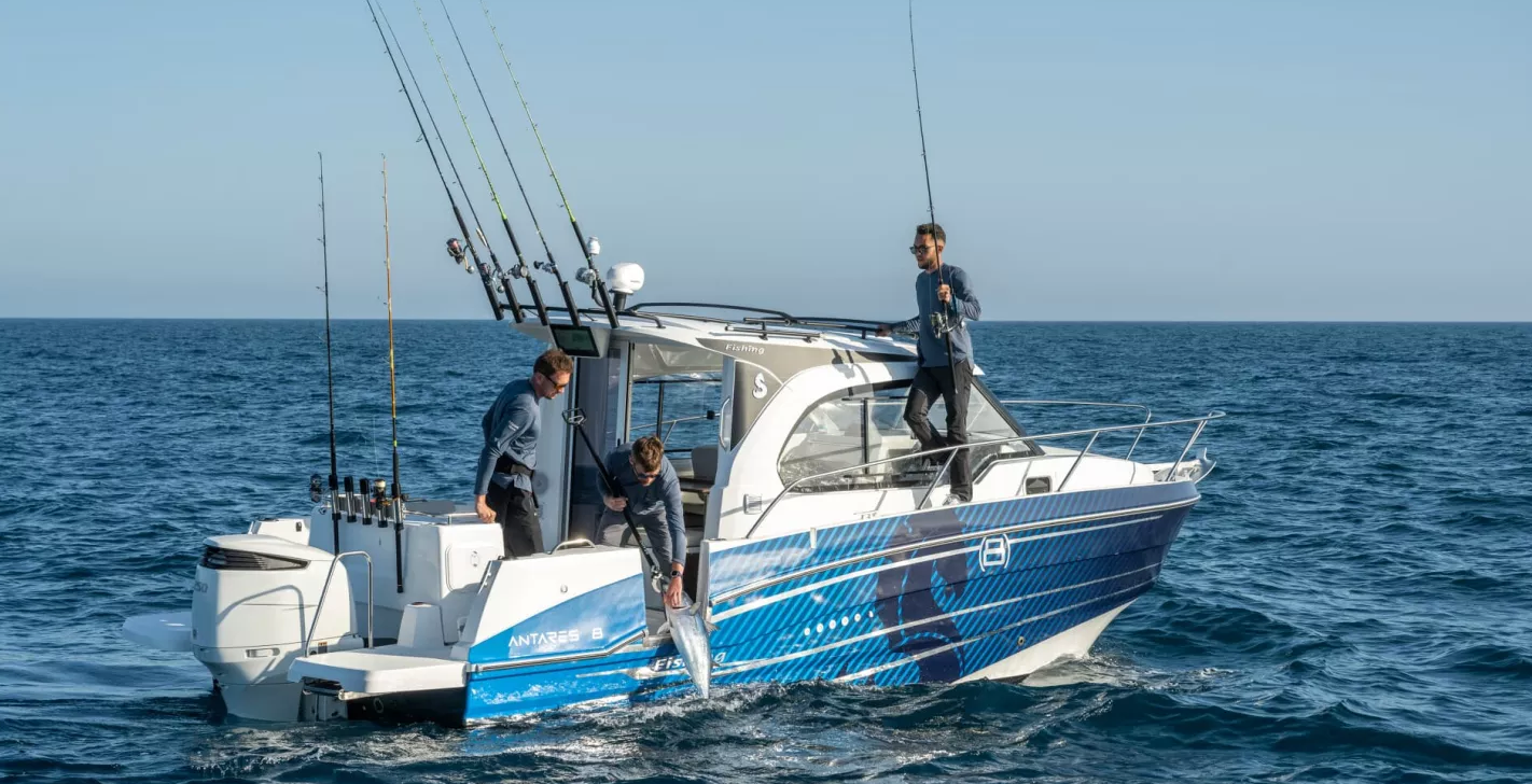 BENETEAU Antares 8 Fishing